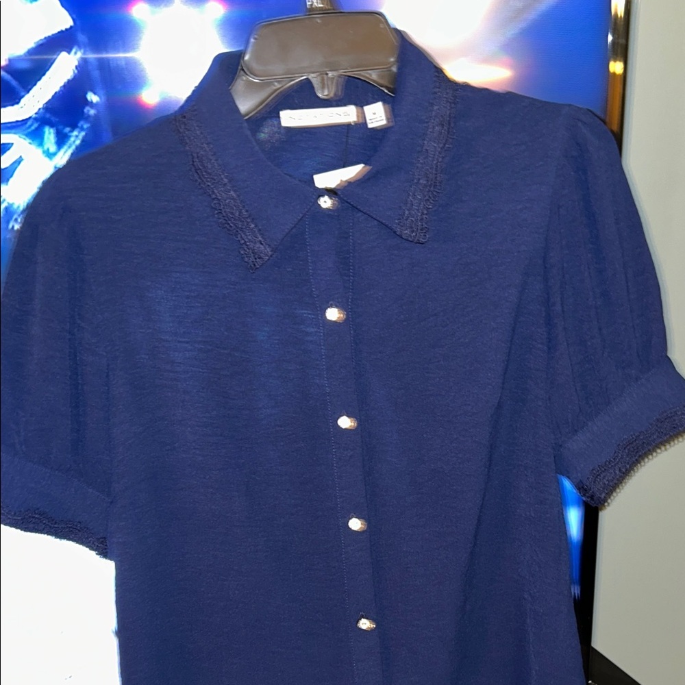 Notations Size M NWT Navy Blouse with Rhinestone Buttons embroidered neck/sleeve - Picture 2 of 5